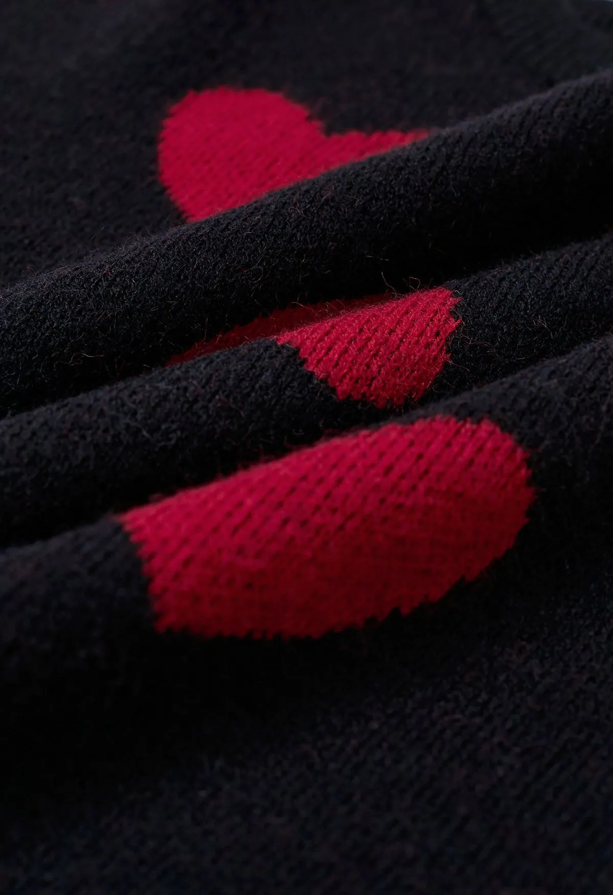 Cherished Heart – Schwarzer Strickpullover mit Puffärmeln