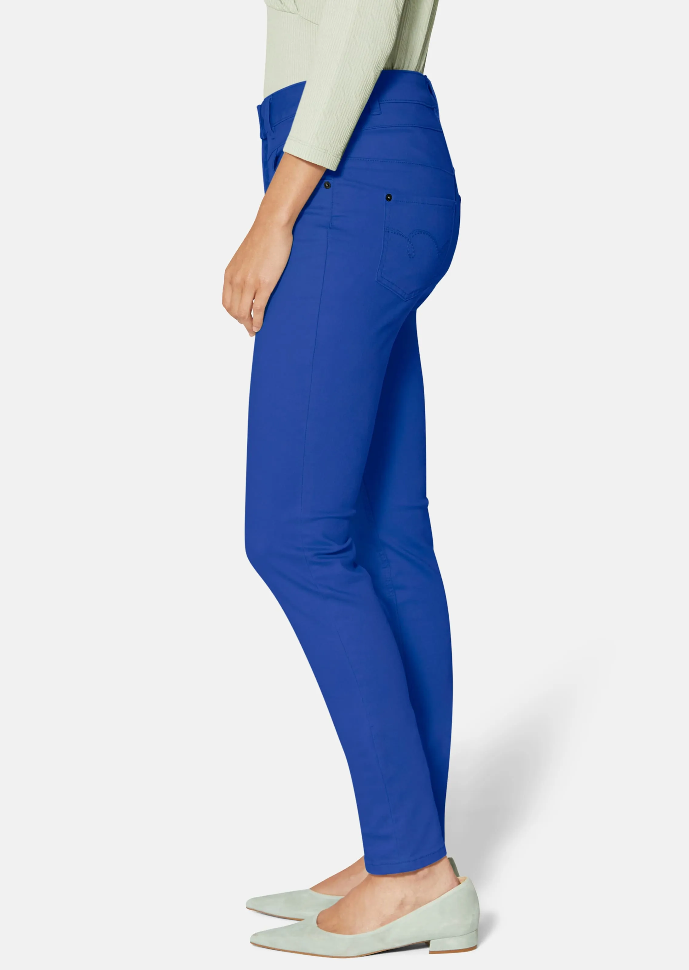 Enge Jeans mit hohem Bund