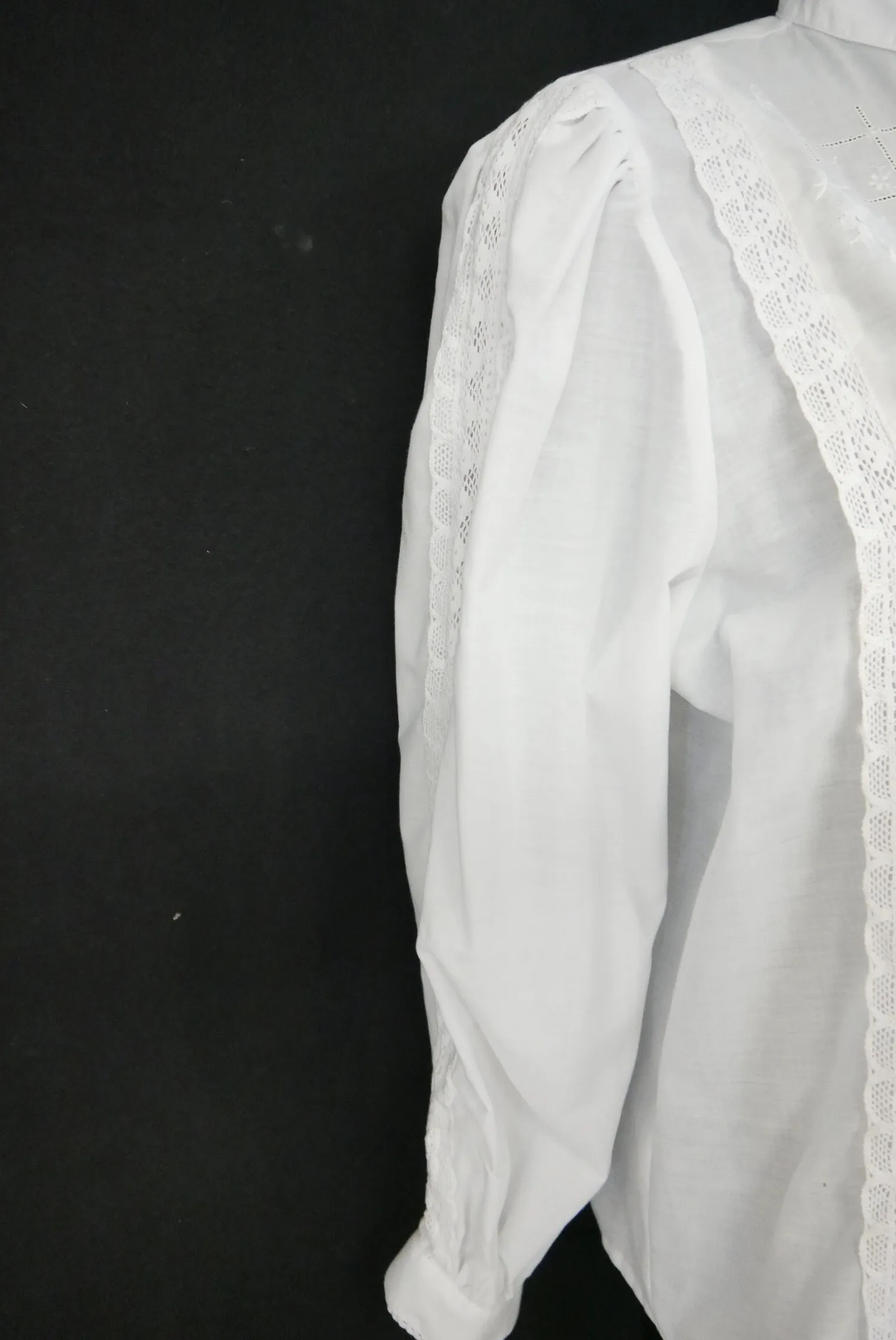 Gr.44 Trachtenbluse weiß Bluse für Dirndl Baumwolle Spitze und Stickerei TB9640